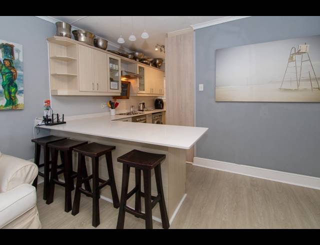 1 BEDROOM APARTMENT TO LET IN THREE ANCHOR BAY